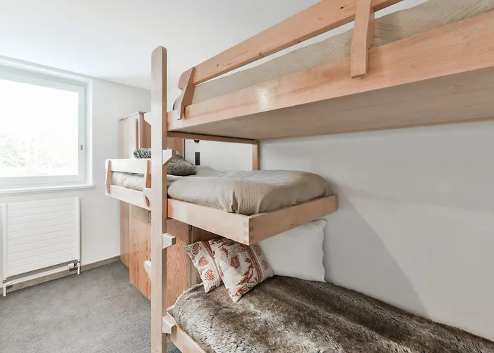 Apartamento Au Pied: T3 Rénové Avec Parking à 1850 - Fr-1-514-46